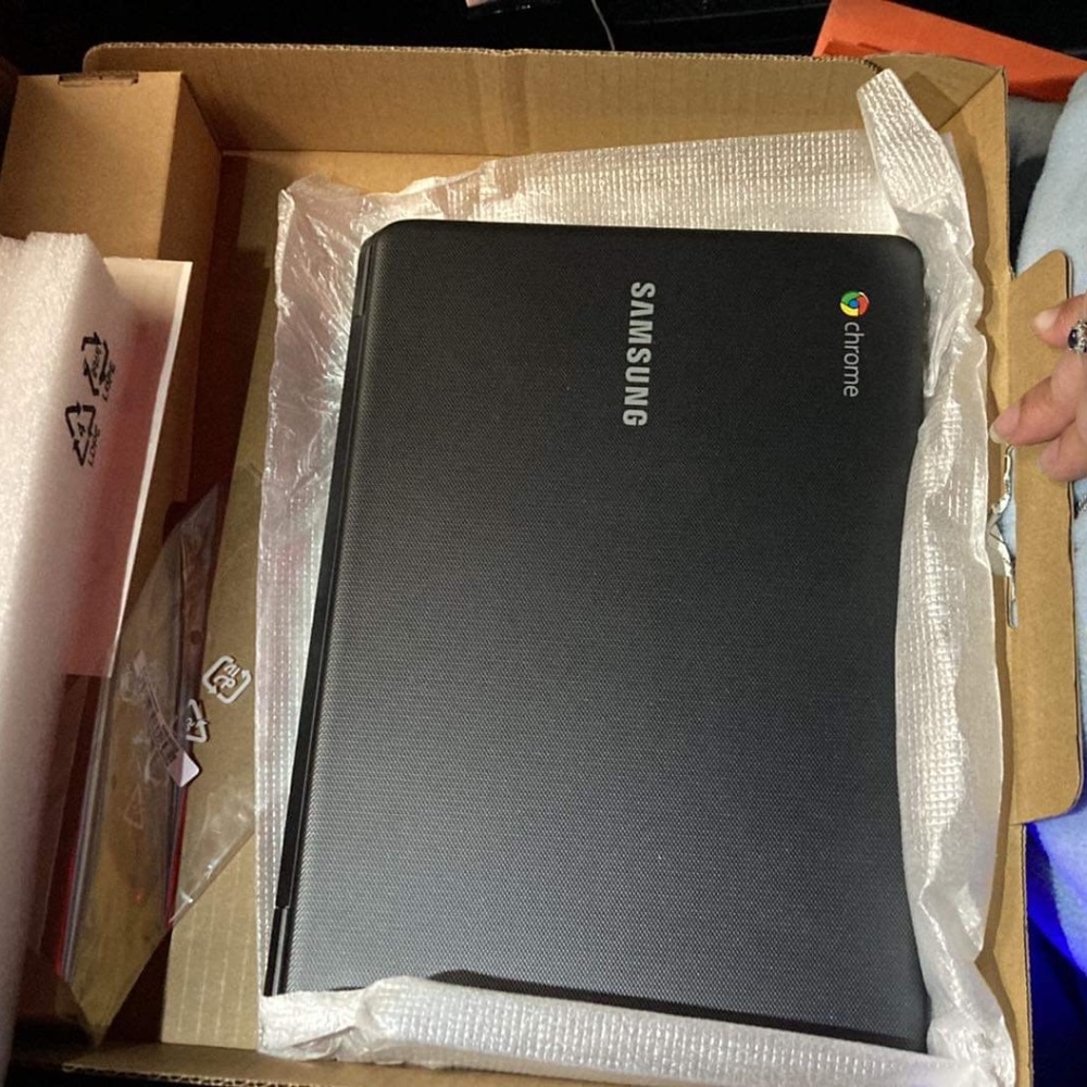 Samsung computer - Picture 2 of 8